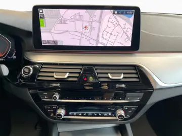BMW 530iA xDrive LIM LASER HUD MEMORY KAMERA SHZ PDC