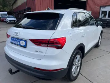 AUDI Q3 35  2 0 TDI Automatik Navi Faruri LED