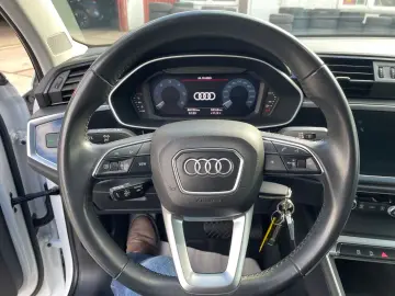 AUDI Q3 35  2 0 TDI Automatik Navi Faruri LED