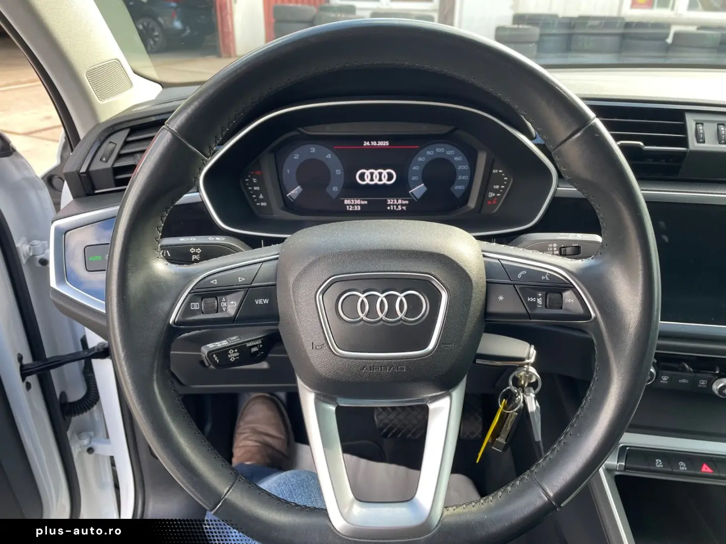 AUDI Q3 35  2 0 TDI Automatik Navi Faruri LED