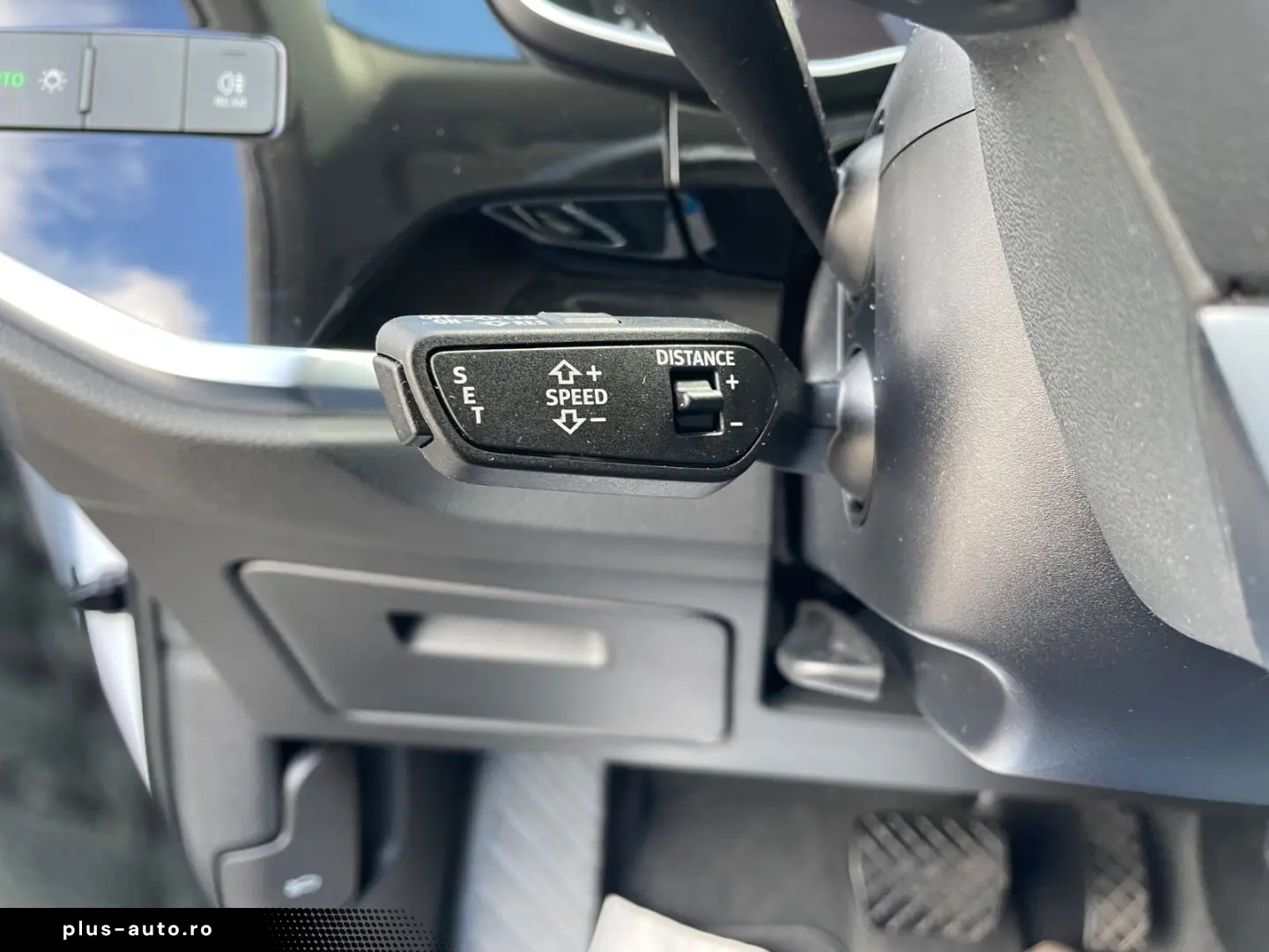 AUDI Q3 35  2 0 TDI Automatik Navi Faruri LED