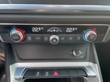 AUDI Q3 35  2 0 TDI Automatik Navi Faruri LED