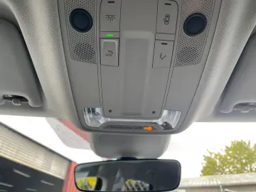 AUDI Q3 35  2 0 TDI Automatik Navi Faruri LED