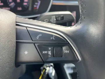 AUDI Q3 35  2 0 TDI Automatik Navi Faruri LED