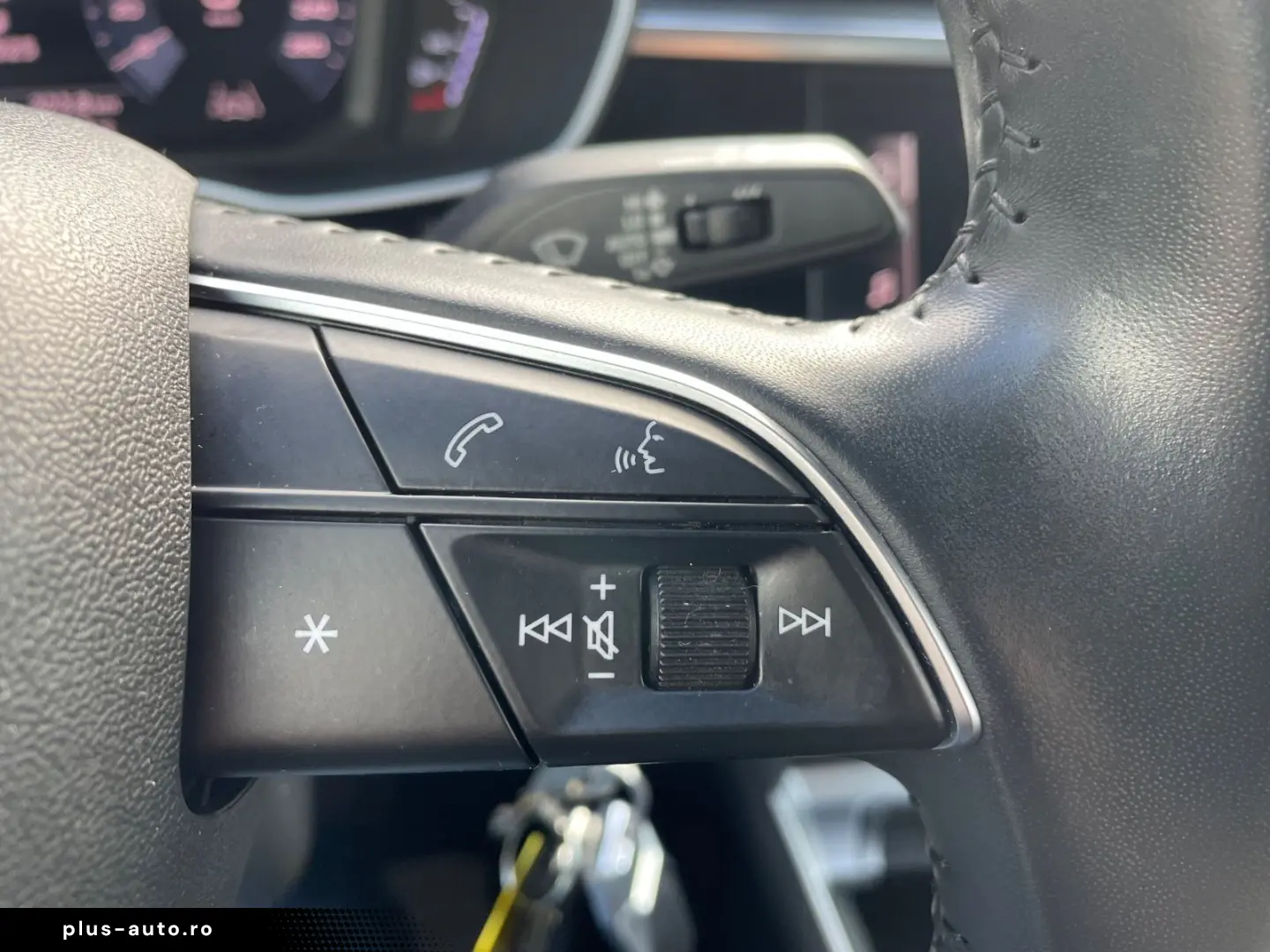 AUDI Q3 35  2 0 TDI Automatik Navi Faruri LED