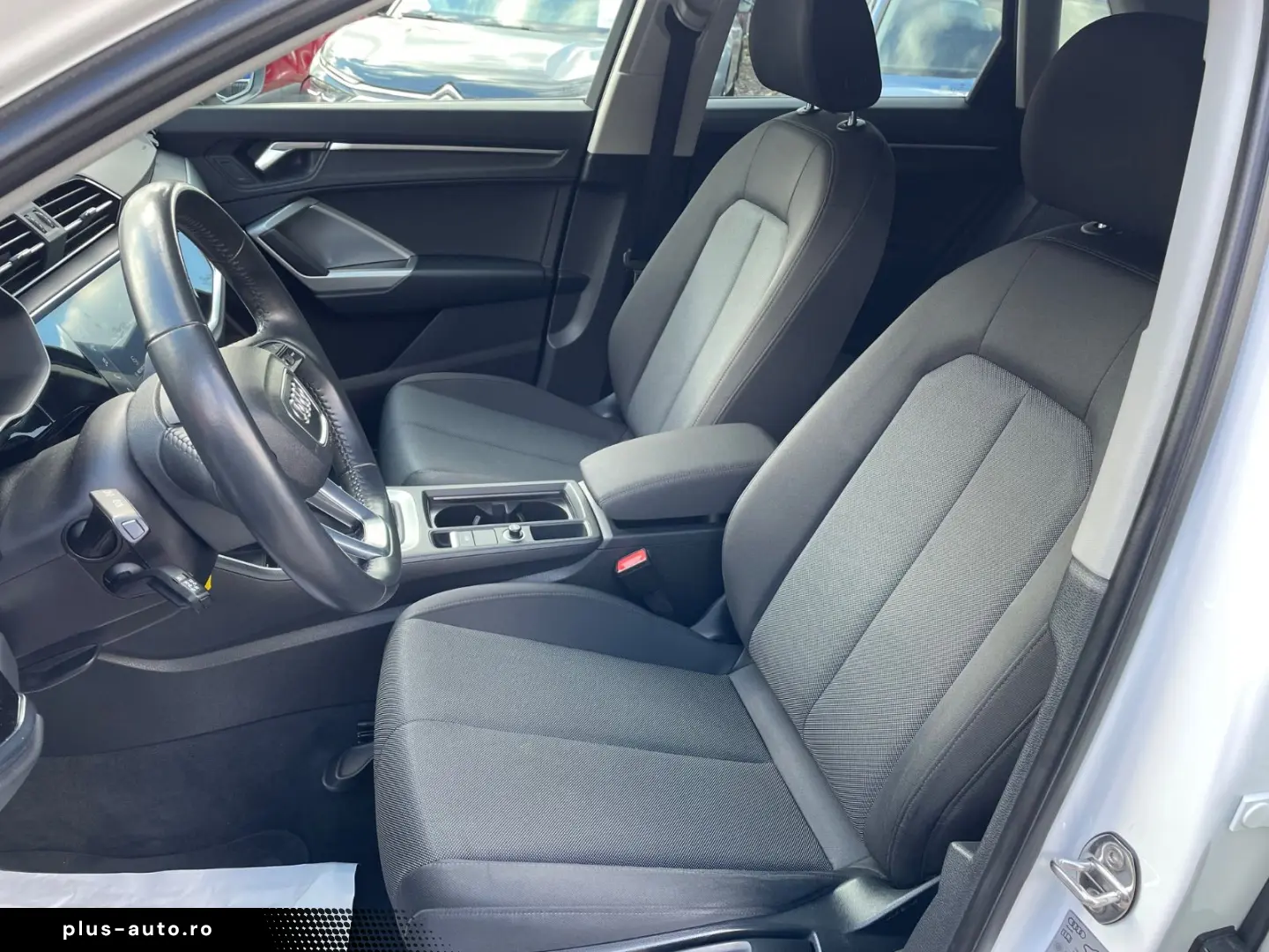 AUDI Q3 35  2 0 TDI Automatik Navi Faruri LED