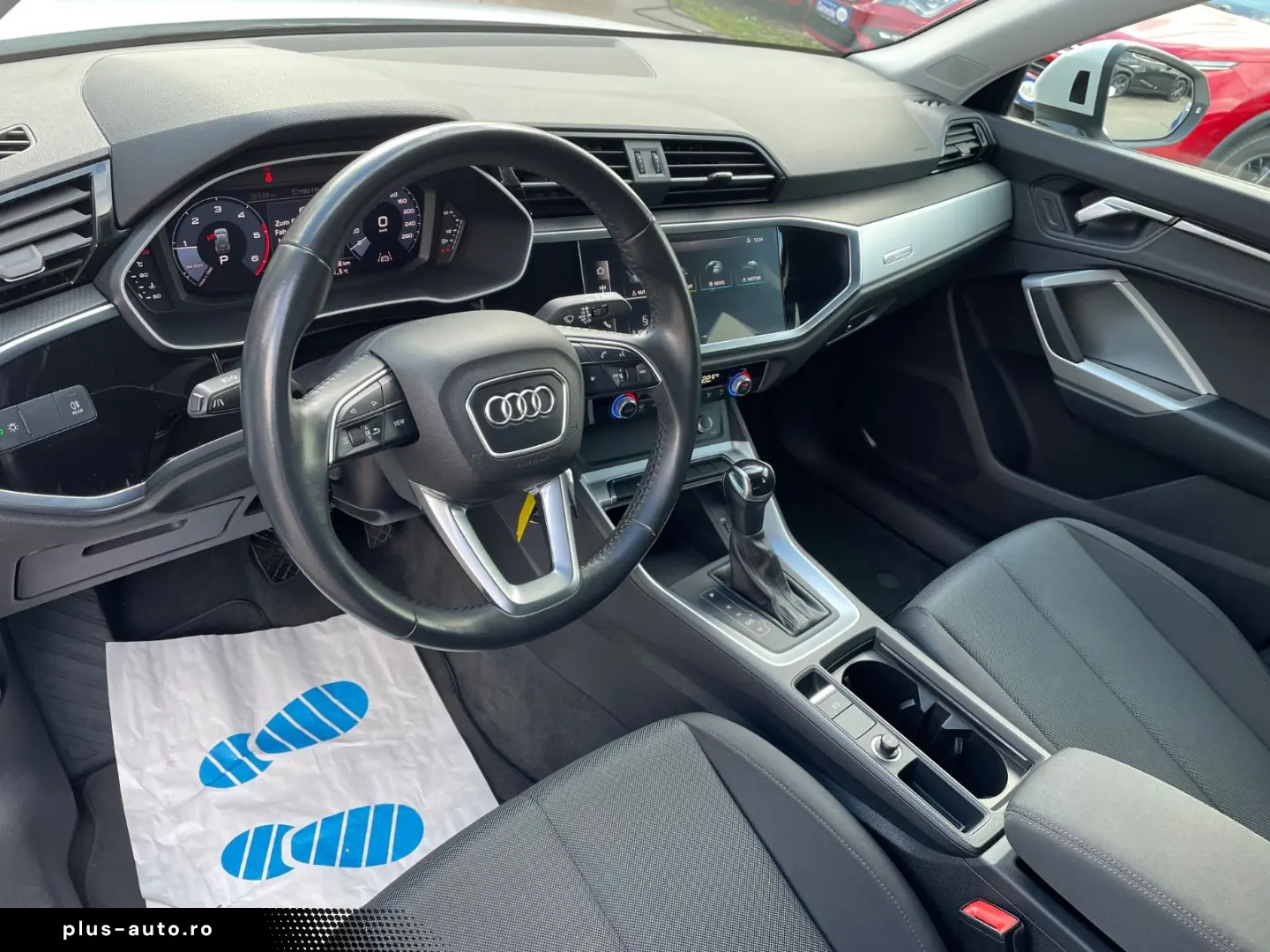 AUDI Q3 35  2 0 TDI Automatik Navi Faruri LED