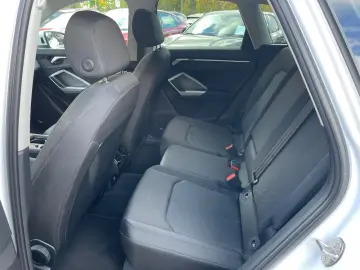 AUDI Q3 35  2 0 TDI Automatik Navi Faruri LED