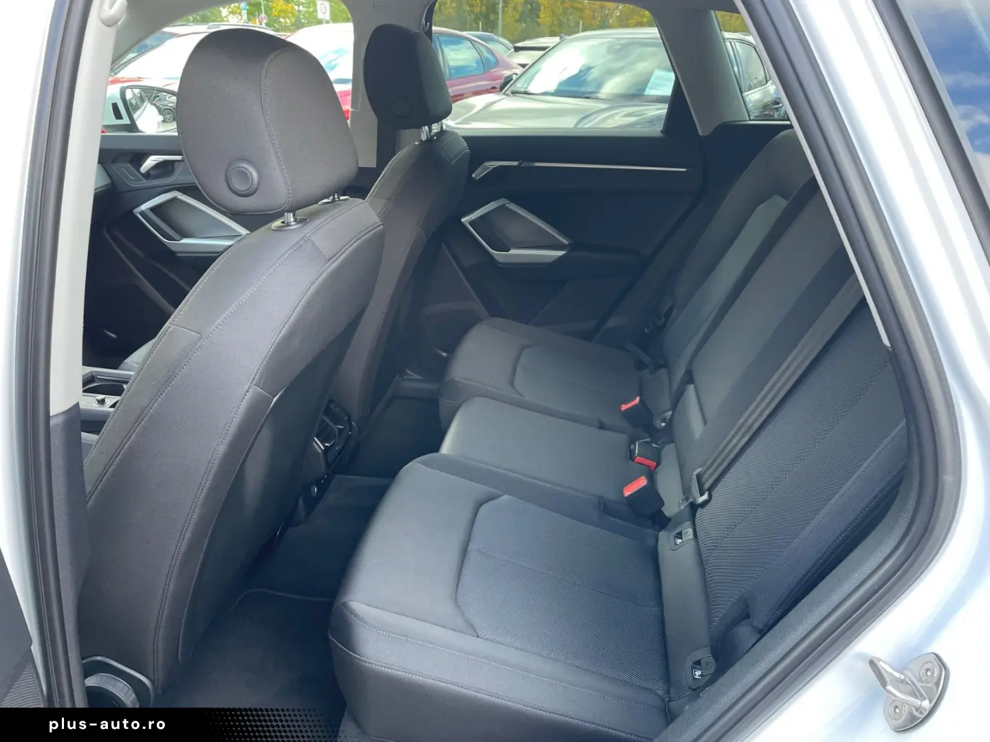 AUDI Q3 35  2 0 TDI Automatik Navi Faruri LED
