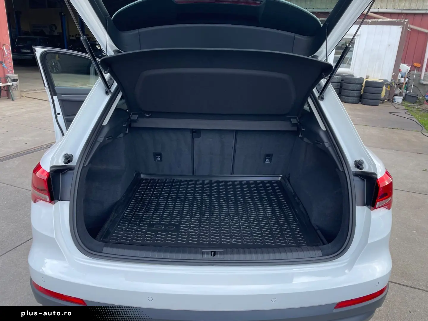 AUDI Q3 35  2 0 TDI Automatik Navi Faruri LED