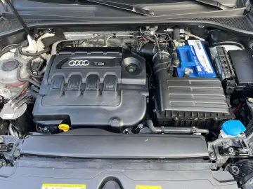 AUDI Q3 35  2 0 TDI Automatik Navi Faruri LED