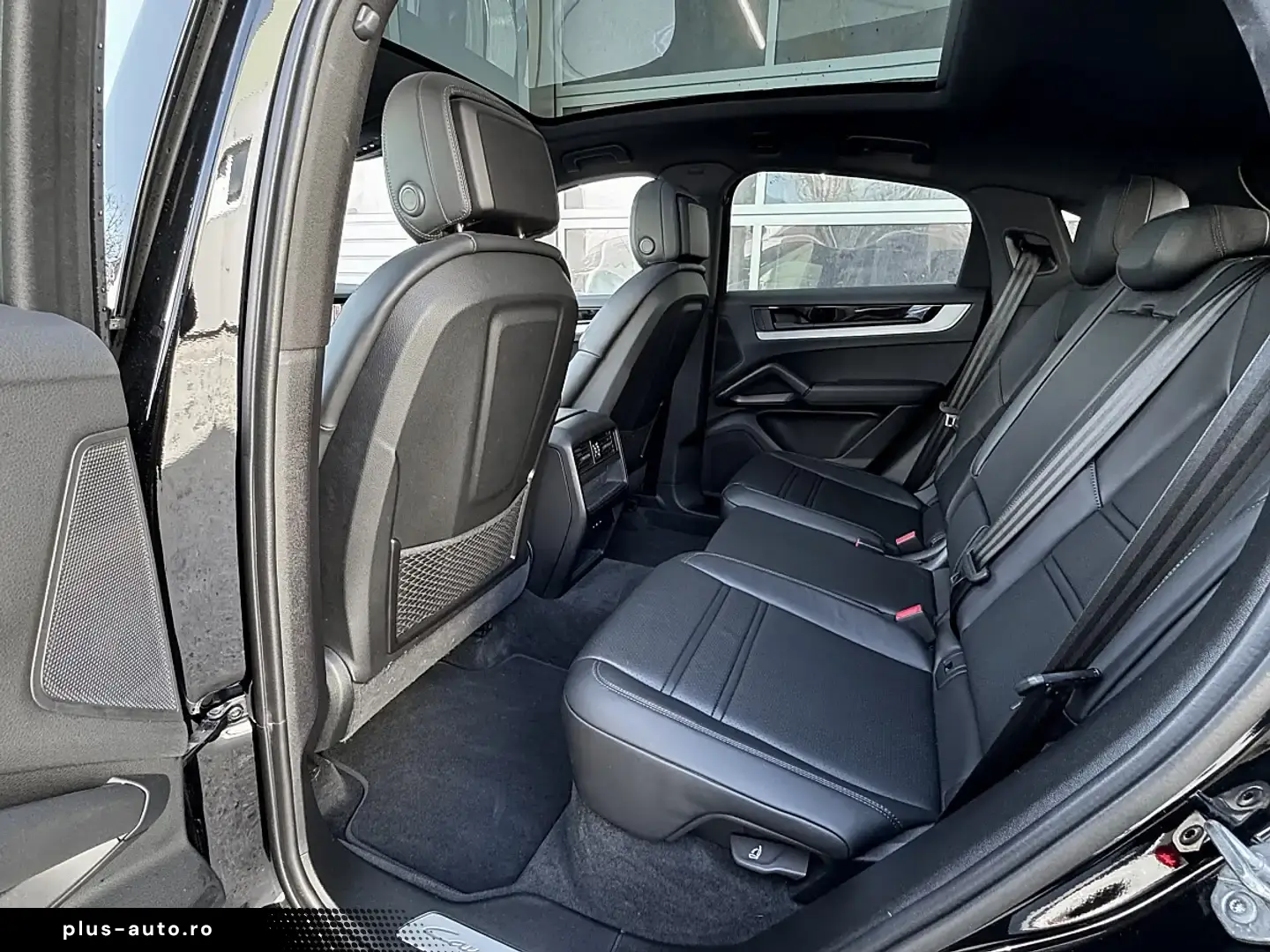 Cayenne Coupe E-Hybrid  Rear Steer.  Air Susp.  360 Winter