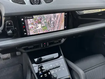 Cayenne Coupe E-Hybrid  Rear Steer.  Air Susp.  360 Winter