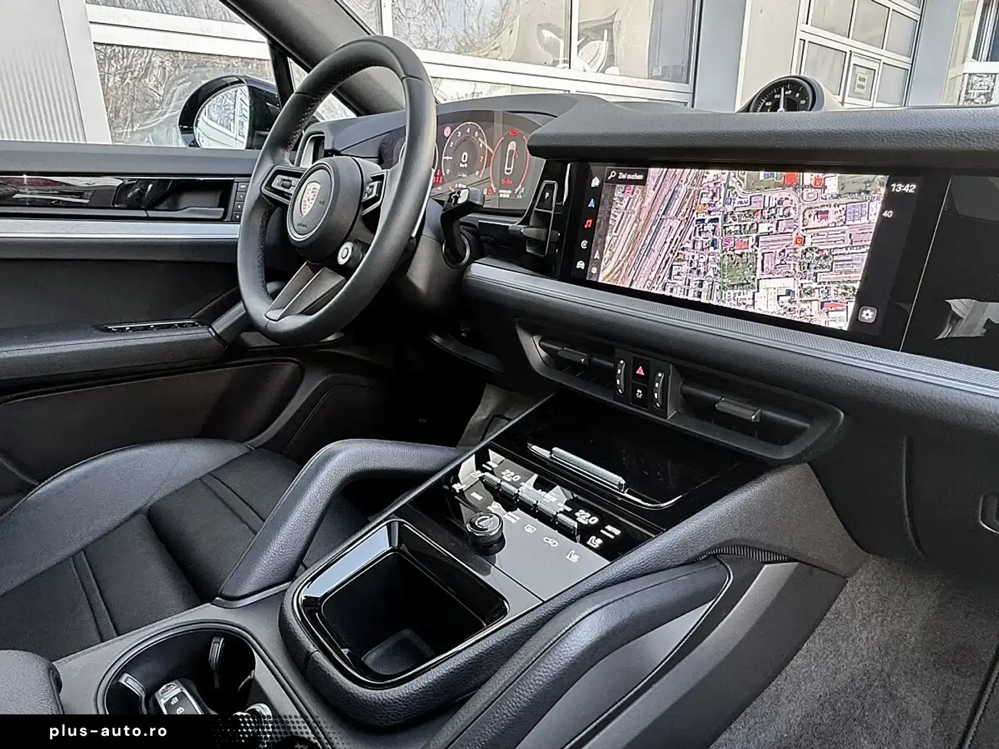 Cayenne Coupe E-Hybrid  Rear Steer.  Air Susp.  360 Winter