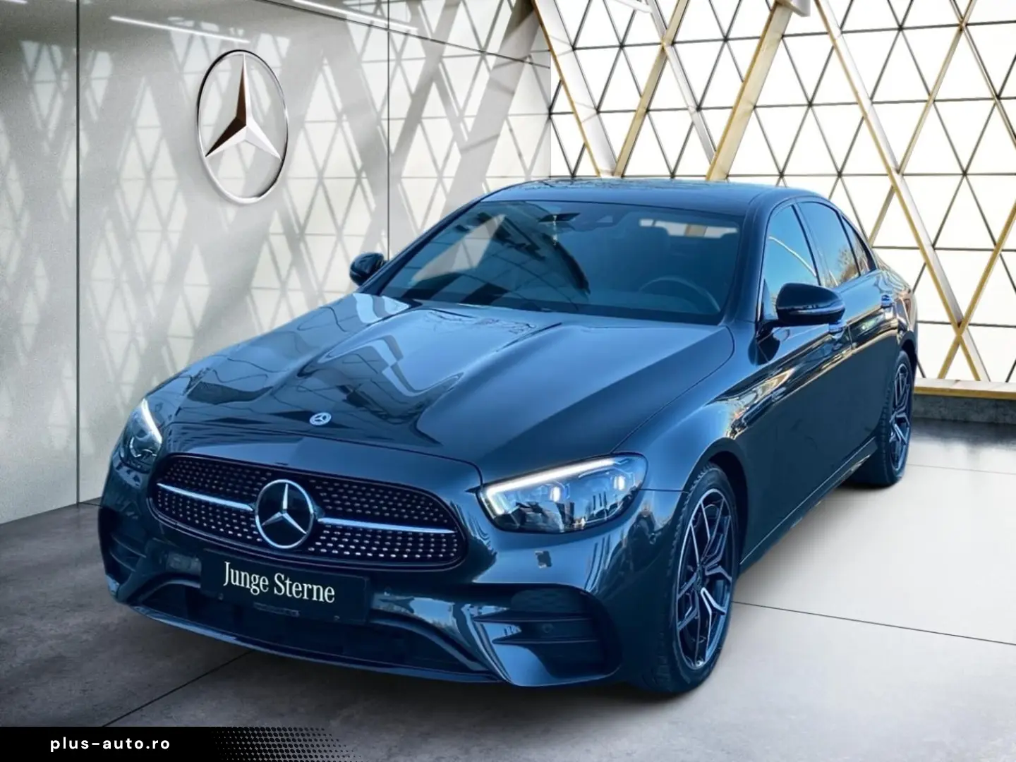 MERCEDES-BENZ E 220 d AMG Night-P Pano HUD Burmester Kamera