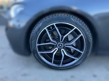 MERCEDES-BENZ E 220 d AMG Night-P Pano HUD Burmester Kamera