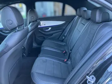 MERCEDES-BENZ E 220 d AMG Night-P Pano HUD Burmester Kamera