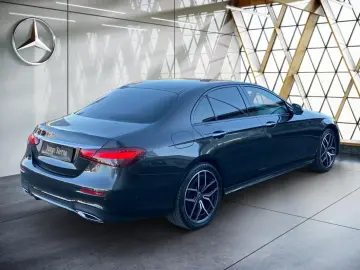 MERCEDES-BENZ E 220 d AMG Night-P Pano HUD Burmester Kamera