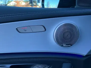 MERCEDES-BENZ E 220 d AMG Night-P Pano HUD Burmester Kamera