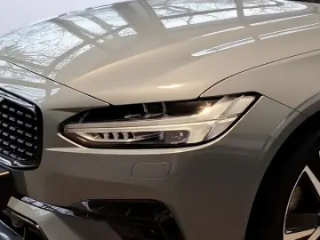VOLVO V90 T8 AWD Ultimate Dark Bowers&Wilkins Head-Up