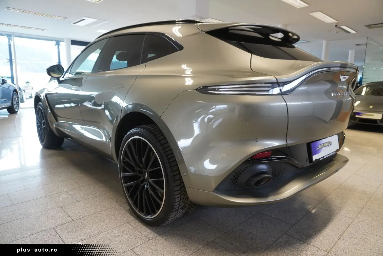 ASTON MARTIN DBX 4.0 V8 Panorama 360  Luftfahrwerk