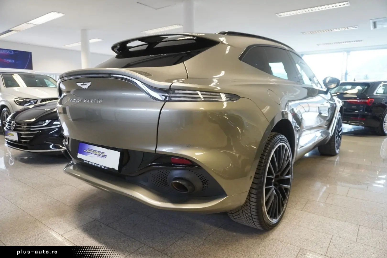 ASTON MARTIN DBX 4.0 V8 Panorama 360  Luftfahrwerk