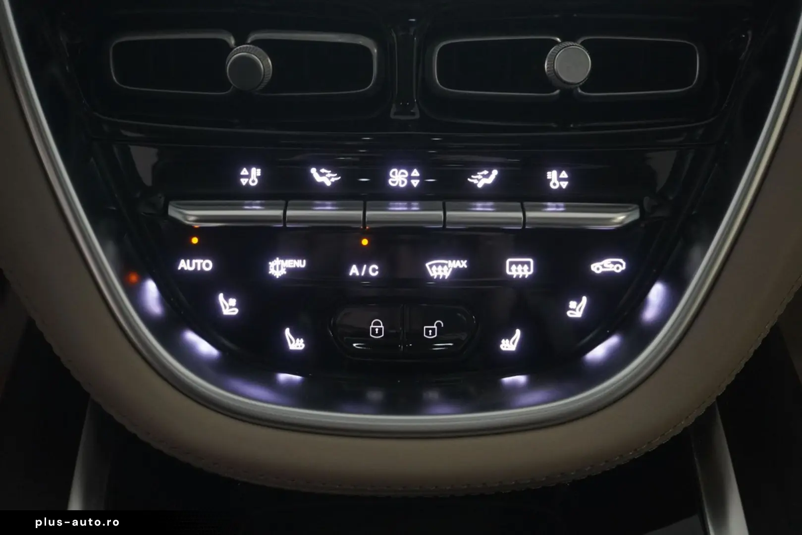 ASTON MARTIN DBX 4.0 V8 Panorama 360  Luftfahrwerk