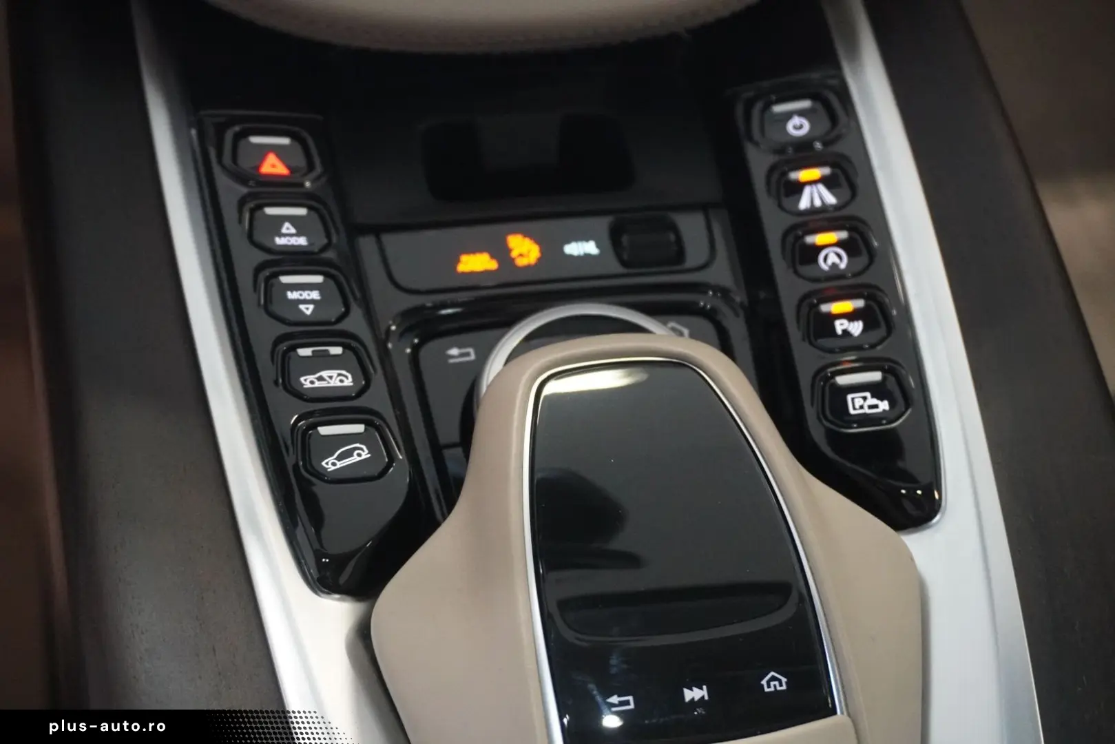 ASTON MARTIN DBX 4.0 V8 Panorama 360  Luftfahrwerk