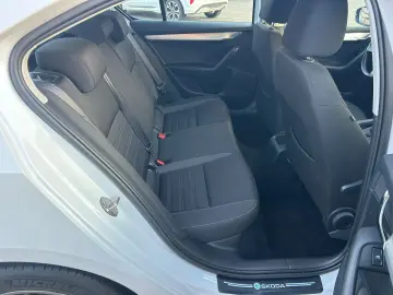 SKODA Octavia TSI DSG