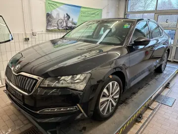 SKODA Superb 1.4 TSI DSG Hybrid