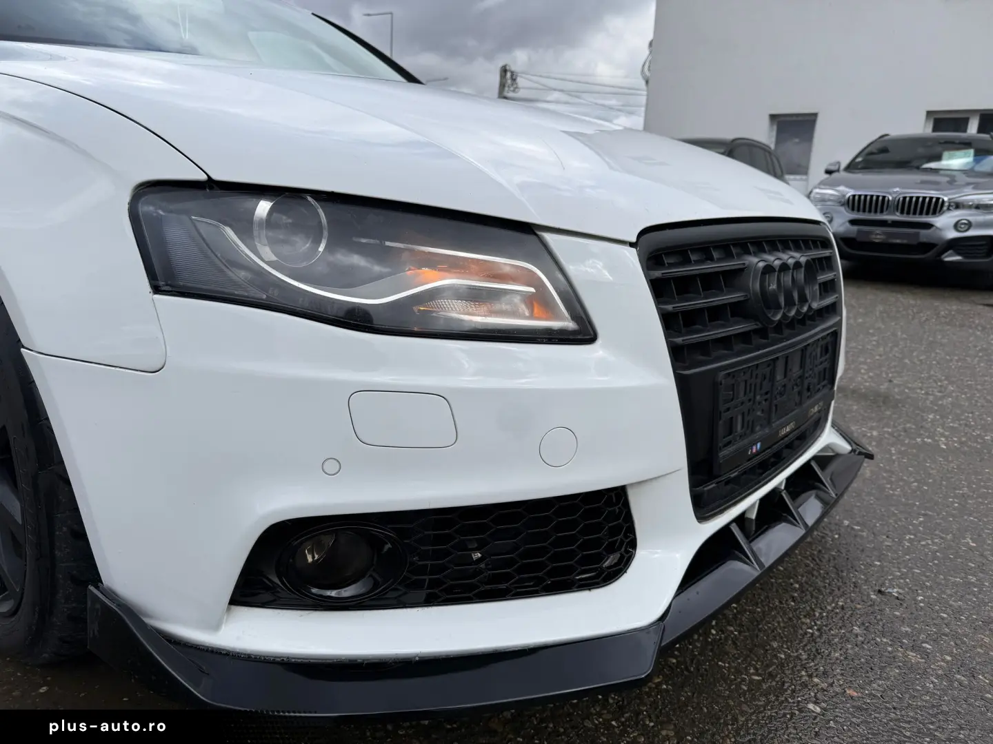 AUDI A4     S-line