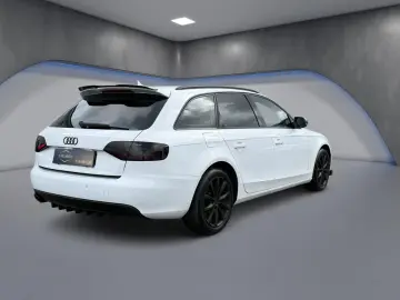 AUDI A4     S-line