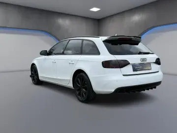 AUDI A4     S-line