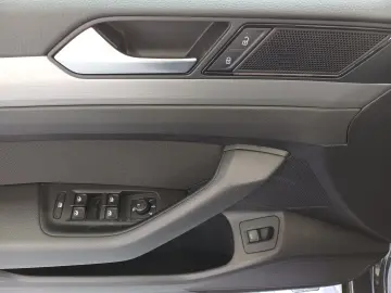 VW Passat Advance1.5 TSI ACT DSG