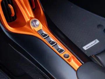 McLaren Elva 36~149 Lift Carbon