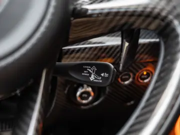 McLaren Elva 36~149 Lift Carbon