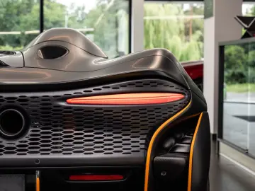 McLaren Elva 36~149 Lift Carbon