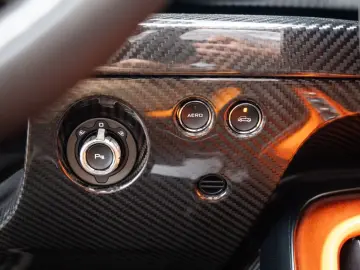 McLaren Elva 36~149 Lift Carbon