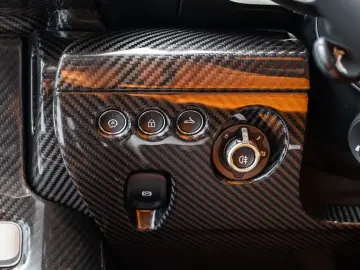 McLaren Elva 36~149 Lift Carbon