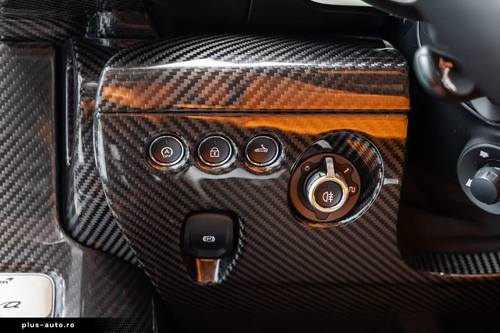 McLaren Elva 36~149 Lift Carbon