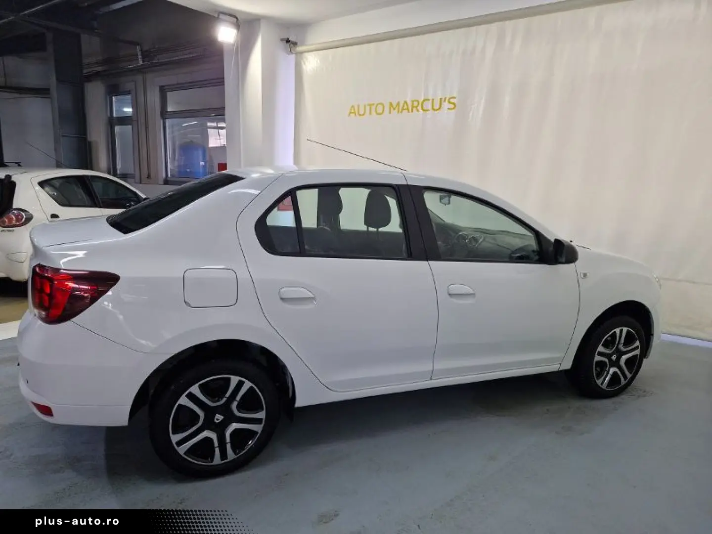 DACIA LOGAN 0.9 TCe 90CP Black & White