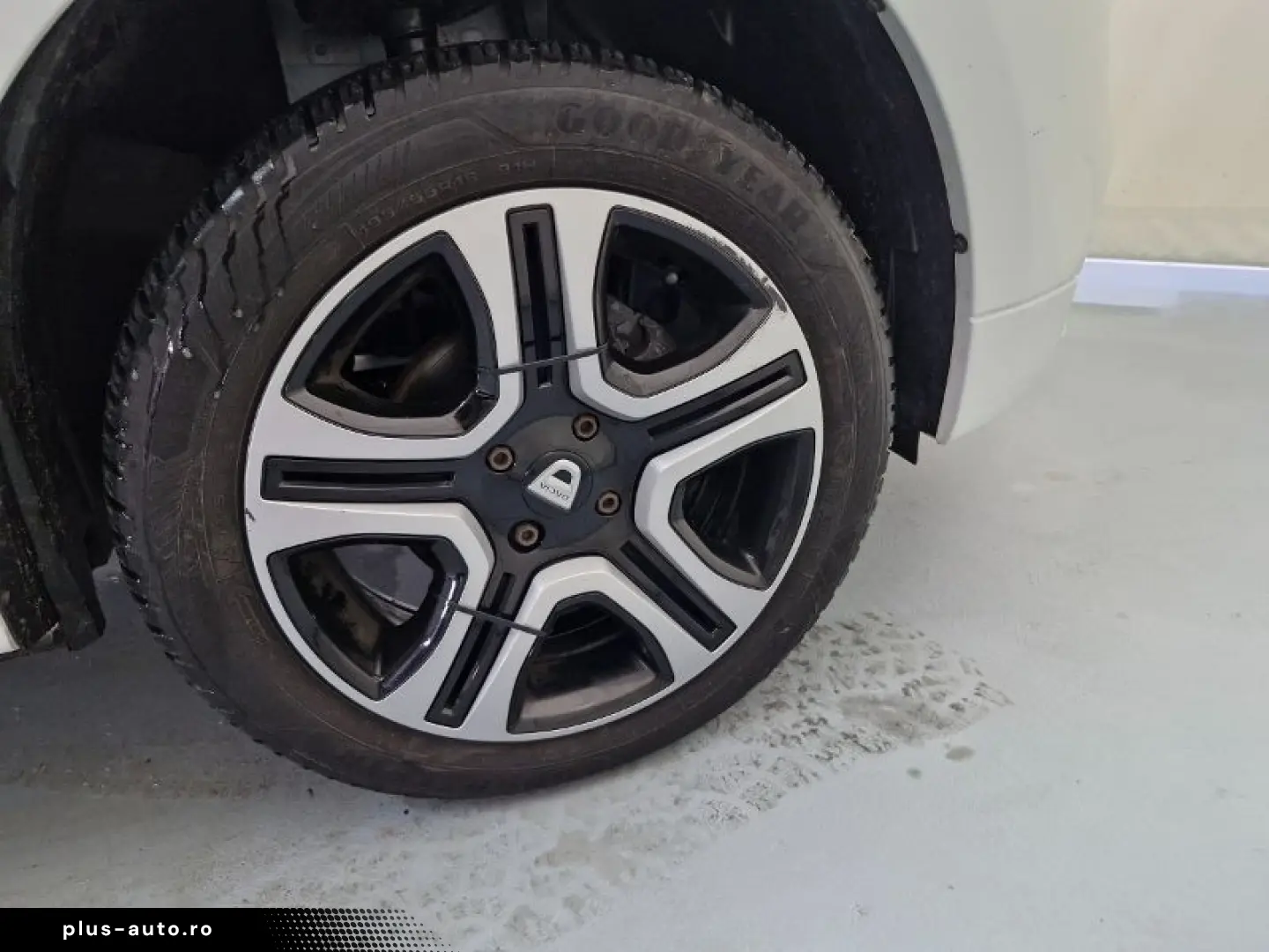 DACIA LOGAN 0.9 TCe 90CP Black & White