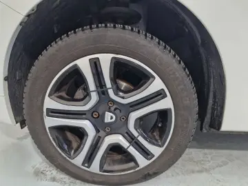 DACIA LOGAN 0.9 TCe 90CP Black & White