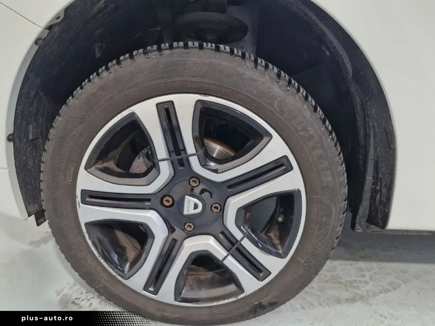 DACIA LOGAN 0.9 TCe 90CP Black & White