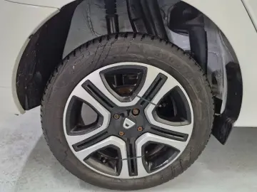 DACIA LOGAN 0.9 TCe 90CP Black & White