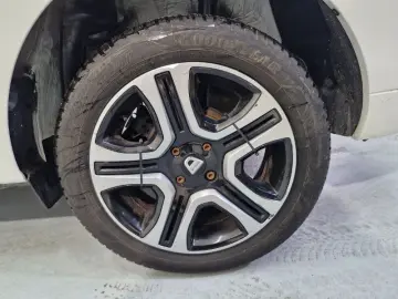 DACIA LOGAN 0.9 TCe 90CP Black & White