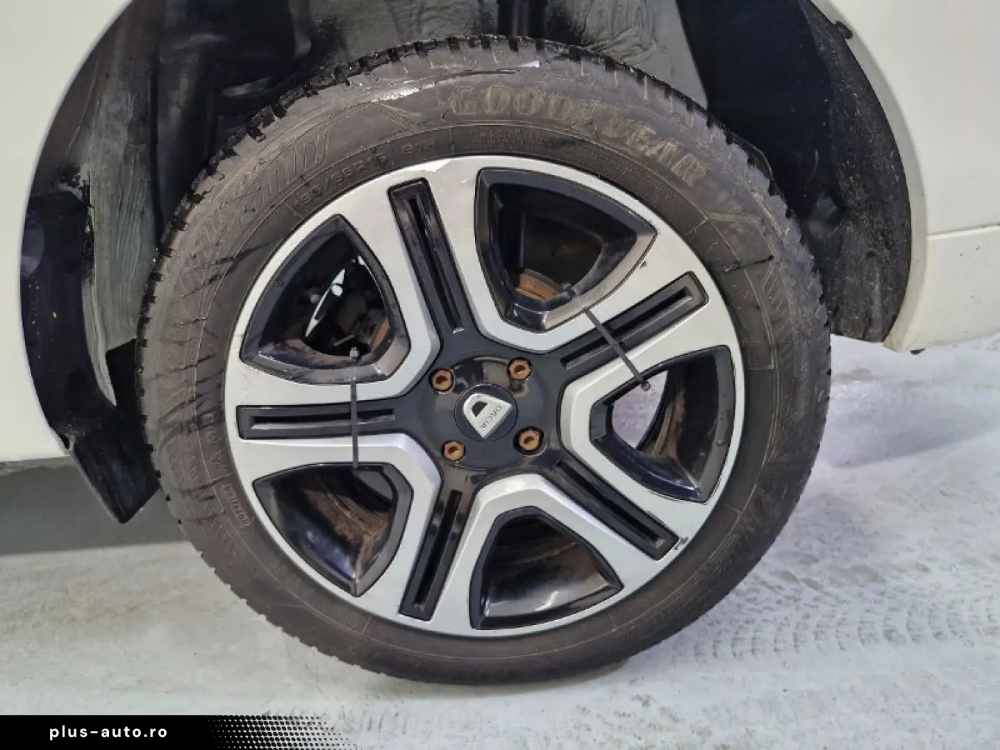 DACIA LOGAN 0.9 TCe 90CP Black & White