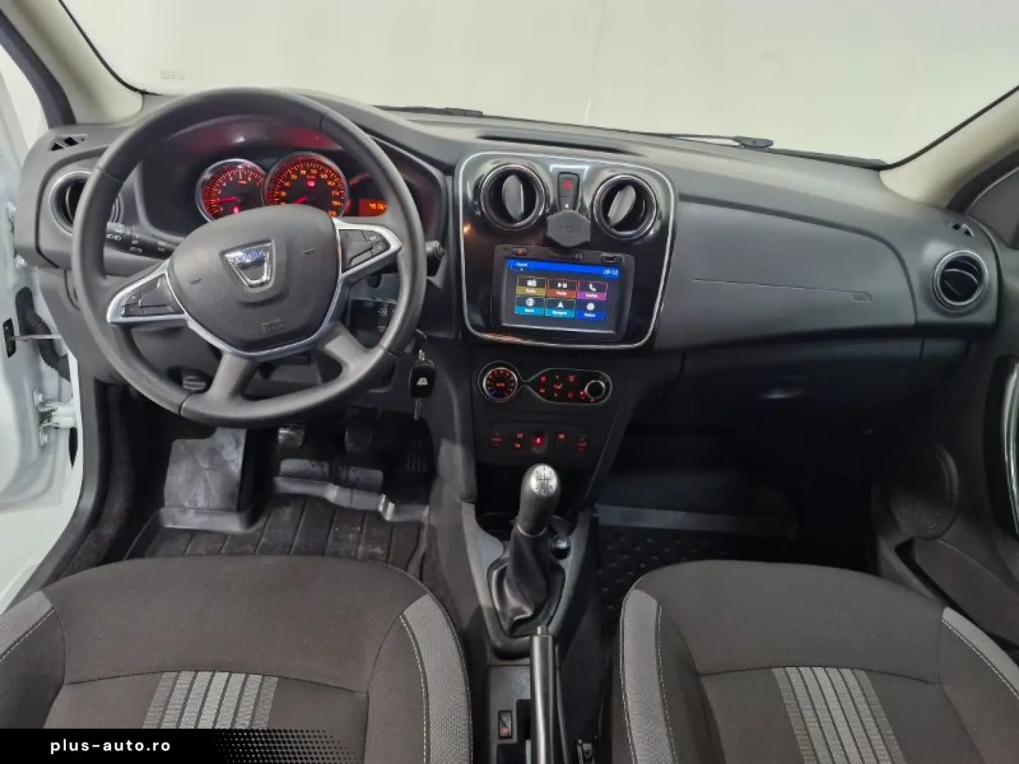 DACIA LOGAN 0.9 TCe 90CP Black & White