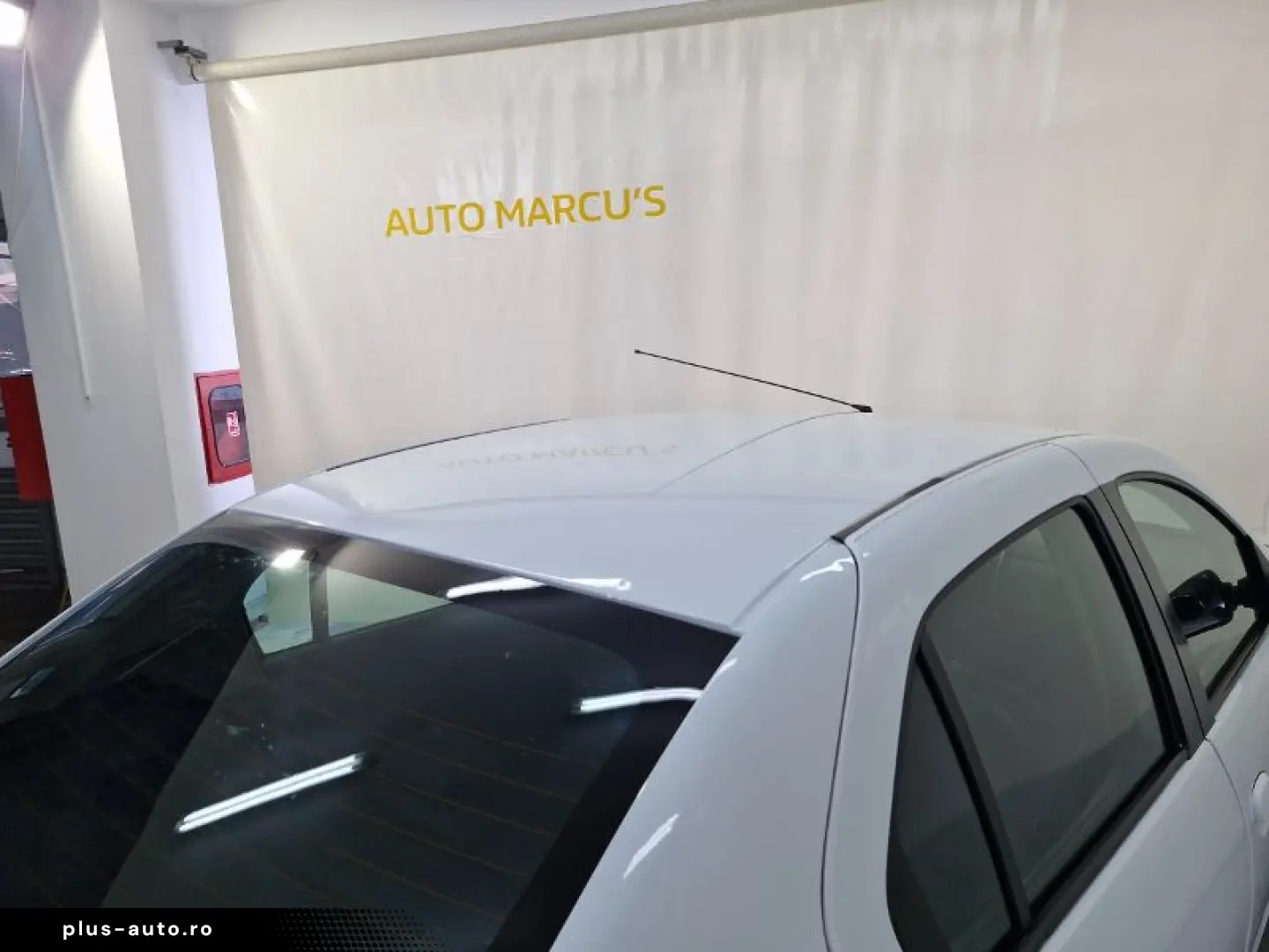 DACIA LOGAN 0.9 TCe 90CP Black & White