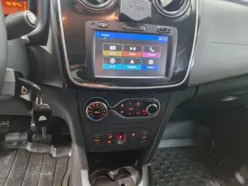 DACIA LOGAN 0.9 TCe 90CP Black & White